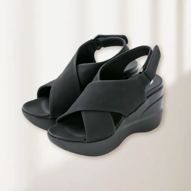 【美品】ameplaアメプラヒールアップサンダルorMORE 厚底 ブラックL ameplaアメプラヒールアップサンダルorMORE 厚底 ブラック