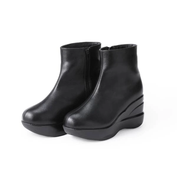 【超美品　アマプラ　オアモア　黒のニットスリッポンブーツ】 超美品 アマプラ オアモア 黒のニットスリッポンブーツ】