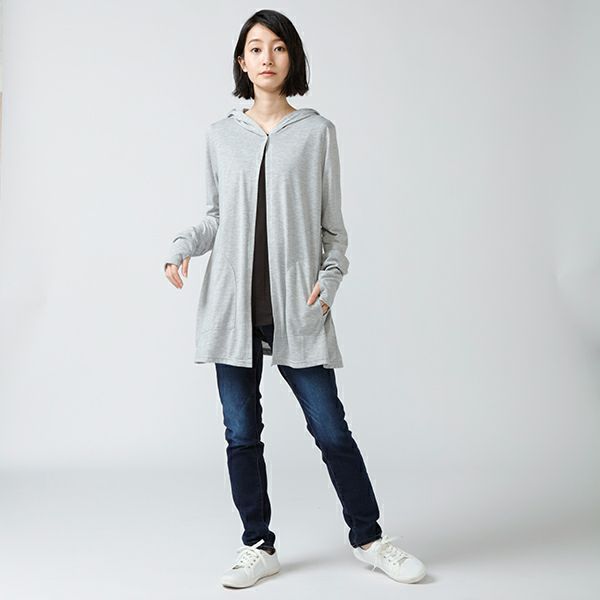 2023 UVブロックフーディ（グレー） 着用画像 正面