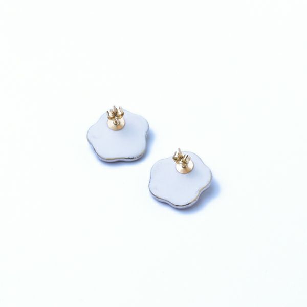 波紋（ピアス）裏面