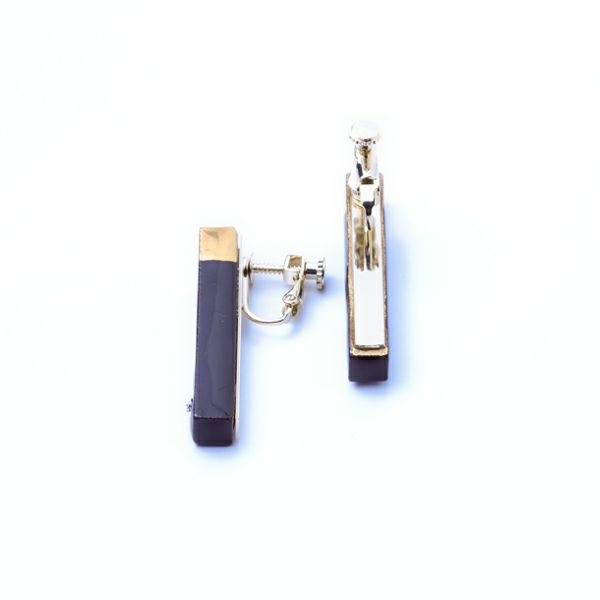 黒枝（イヤリング）側面・裏面