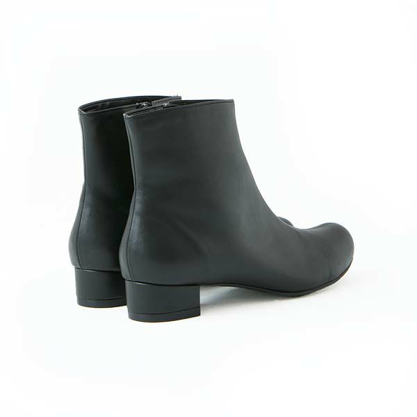 整体ブーツ 3cmヒール（ブラック）斜め背面