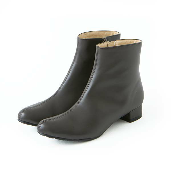 整体ブーツ 3cmヒール（ブラウン）斜め正面