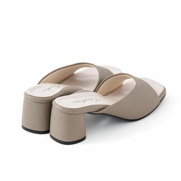 フットケアミュール（斜め背面）